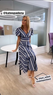 Amanda Holden feet photo thumbnail