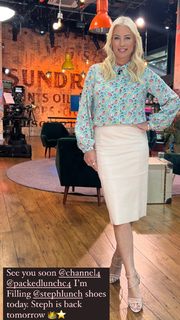 Denise Van Outen feet photo thumbnail