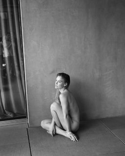 Bar Refaeli feet photo thumbnail