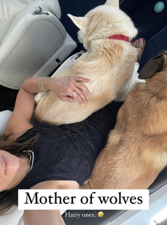 Danica Patrick feet photo thumbnail