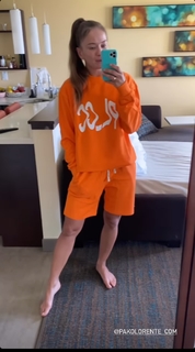 Karolina Kowalkiewicz feet photo thumbnail