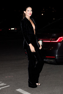 Sara Sampaio feet photo thumbnail