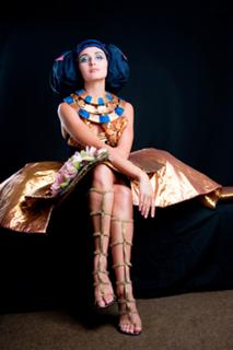 Anna Safroncik feet photo thumbnail