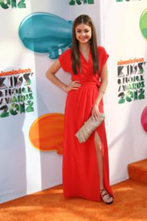 Sarah Hyland feet photo thumbnail