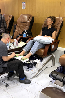 Maria Menounos feet photo thumbnail
