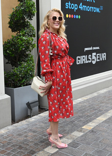 Busy Philipps feet photo thumbnail
