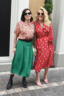 Busy Philipps feet photo thumbnail