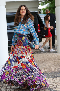 Izabel Goulart feet photo thumbnail
