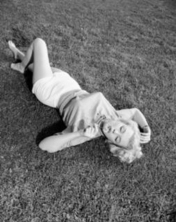 Marilyn Monroe feet photo thumbnail