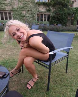Pixie Lott feet photo thumbnail