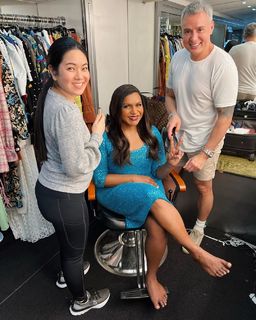 Mindy Kaling feet photo thumbnail