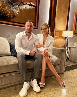 Karolina Pisarek feet photo thumbnail