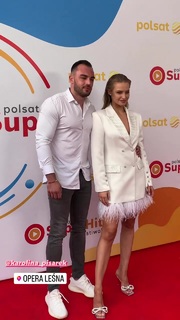 Karolina Pisarek feet photo thumbnail