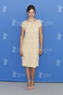 Léa Seydoux feet photo thumbnail
