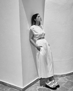 Mary Synatsaki feet photo thumbnail