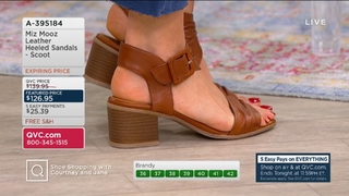 Courtney Khondabi feet photo thumbnail