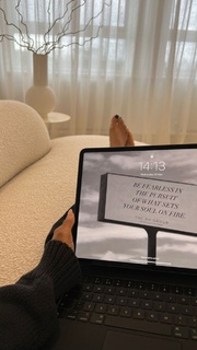 Rochelle Humes feet photo thumbnail