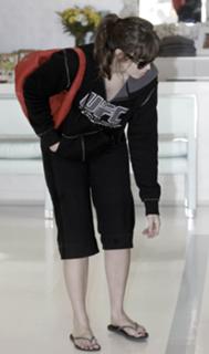 Mandy Moore feet photo thumbnail