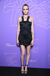 Cara Delevingne feet photo thumbnail
