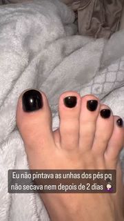Juliana Salimeni feet photo thumbnail
