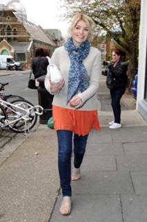 Holly Willoughby feet photo thumbnail