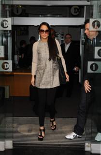 Tulisa feet photo thumbnail