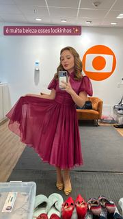 Larissa Manoela feet photo thumbnail