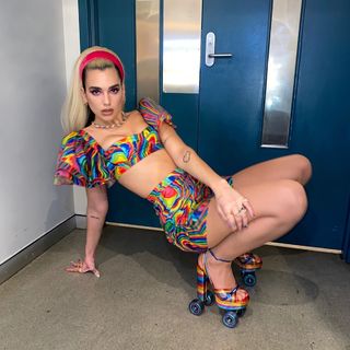Dua Lipa feet photo thumbnail