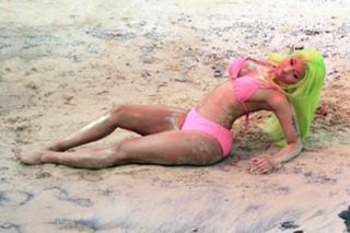 Nicki Minaj feet photo thumbnail