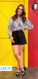 Tania Rincón feet photo thumbnail
