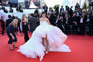 Olivia Culpo feet photo thumbnail