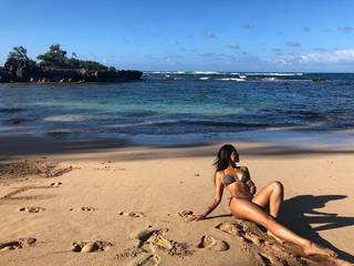 Eiza González feet photo thumbnail