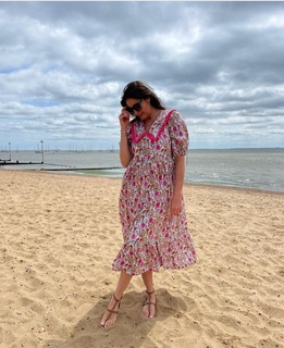 Lisa Snowdon feet photo thumbnail