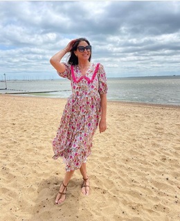Lisa Snowdon feet photo thumbnail
