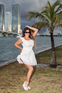 Claudia Romani feet photo thumbnail