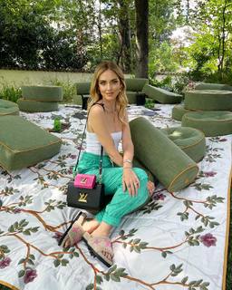 Chiara Ferragni feet photo thumbnail
