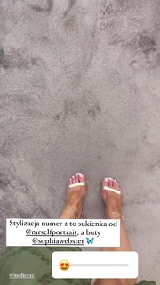 Karolina Pisarek feet photo thumbnail