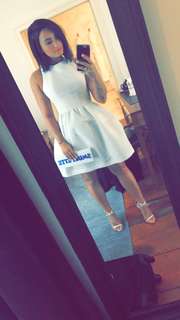 Demi Lovato feet photo thumbnail