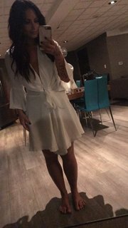 Demi Lovato feet photo thumbnail