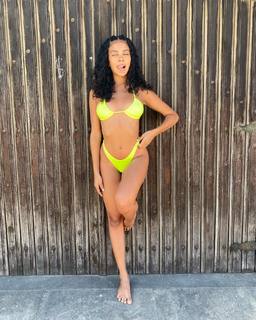 Bella Campos feet photo 5