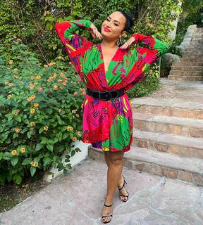 Demi Lovato feet photo thumbnail