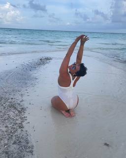 Demi Lovato feet photo thumbnail