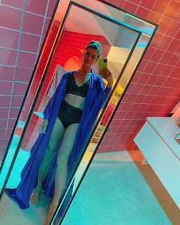Giovanna Antonelli feet photo thumbnail