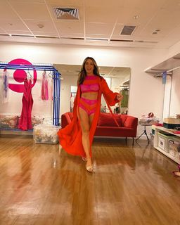 Giovanna Antonelli feet photo thumbnail