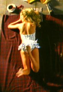 Kylie Minogue feet photo thumbnail