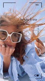 Deborah Secco feet photo thumbnail