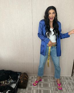 Jessica Szohr feet photo thumbnail