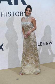 Vanessa Hudgens feet photo thumbnail