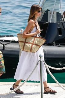 Kaia Gerber feet photo thumbnail