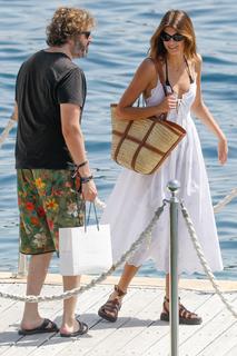 Kaia Gerber feet photo thumbnail